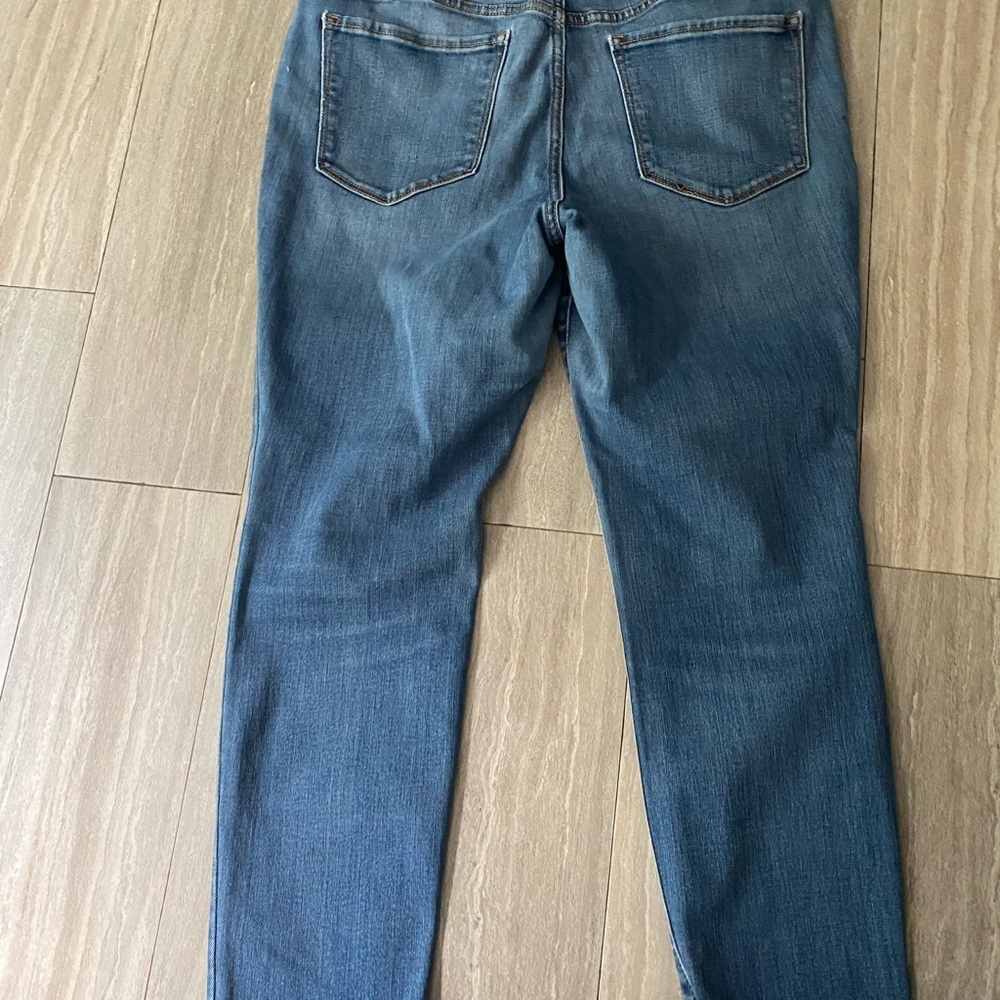 Women's Old Navy Pop Icon Skinny Jeans Size 12 Short Distressed Blue Denim - Picture 6 of 6